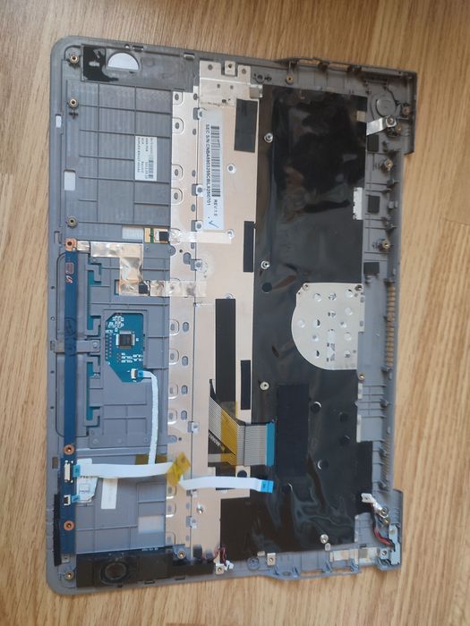 Palmrest + Tastatura Laptop Samsung NP530U3C NP530U3B NP530 NP535