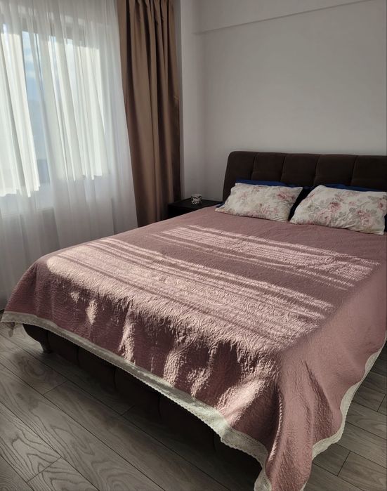 Apartament 3 camere de inchiriat negociabil