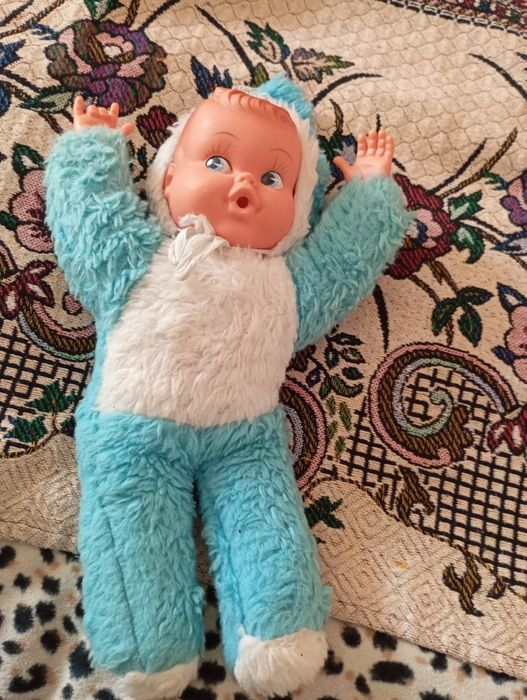 Продам  коллекционных кукол.