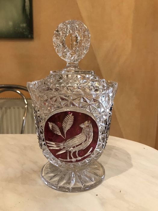 Bonbonieră din cristal