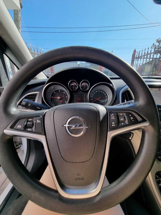 OPEL Astra 2012 — imagine 4
