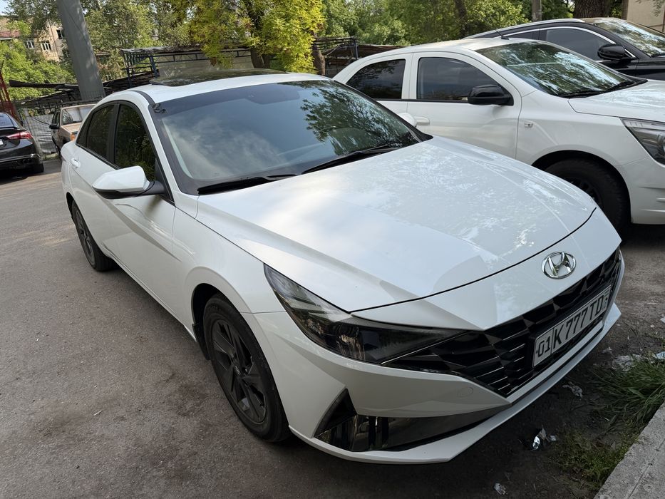 Hyundai Elantra 2022