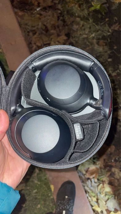 Vand casti sony wh-xb910n noi