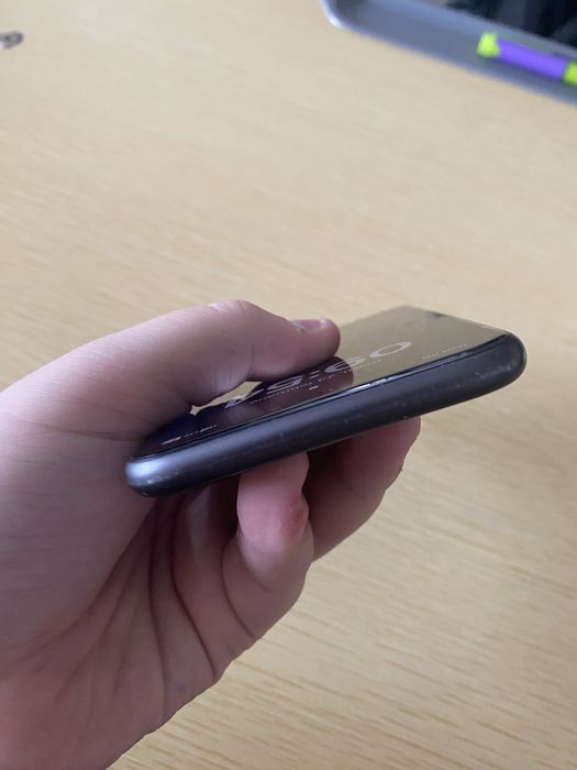 Vand iPhone 11-64Gb 73 Bat Spart fata