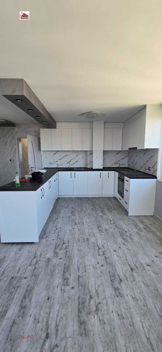 Продава тристаен апартамент, нов, обзаведен