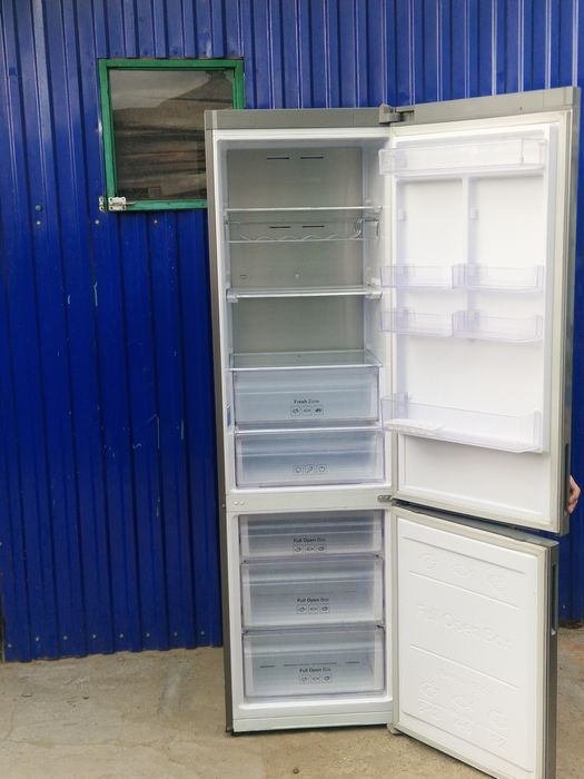 Холодильник Самсунг No Froct