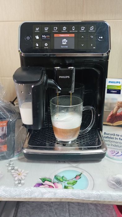 Expresor cafea Philips LatteGo EP 4300 cană noua.