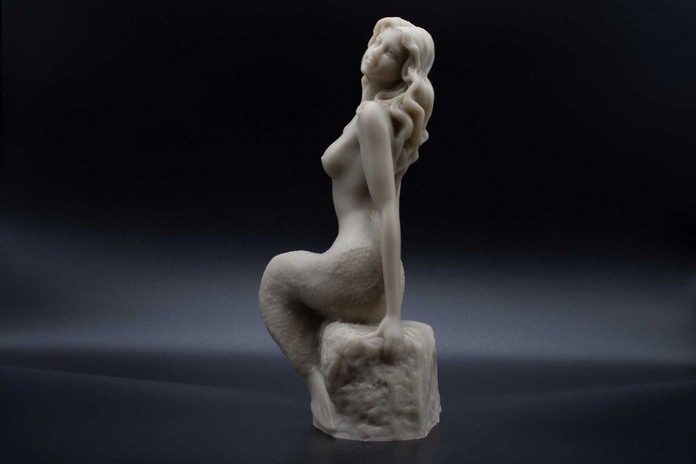 Ръчно изработена мраморна скулптура „Сирена“ – гола женска фигура