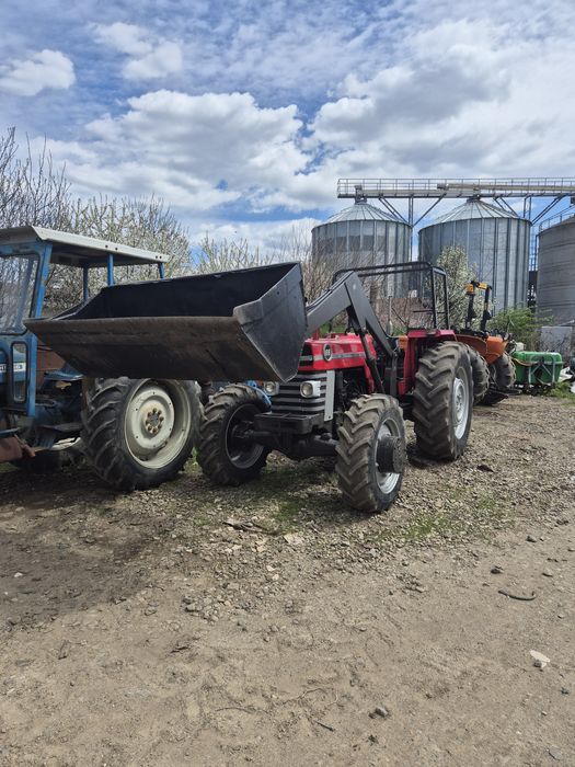 Tractor cu încărcător 88 cai