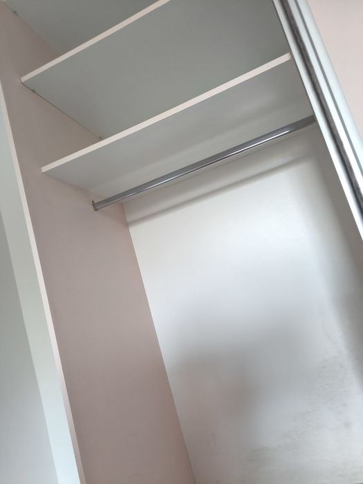 Vind dulap+ două lustre