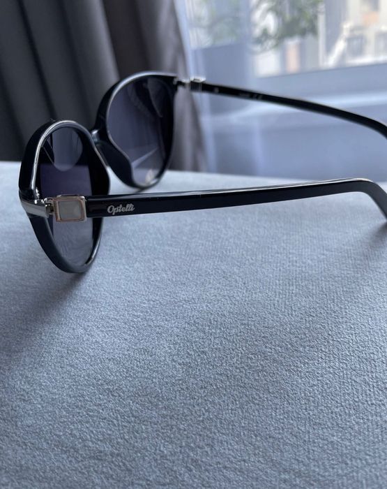 Очки солнцезащитные