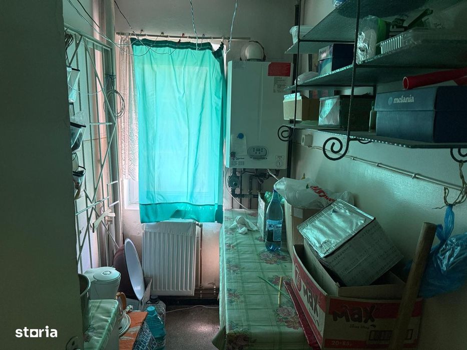 Vanzare apartament 4 camere, modificat, Targoviste, micro 9, et.1