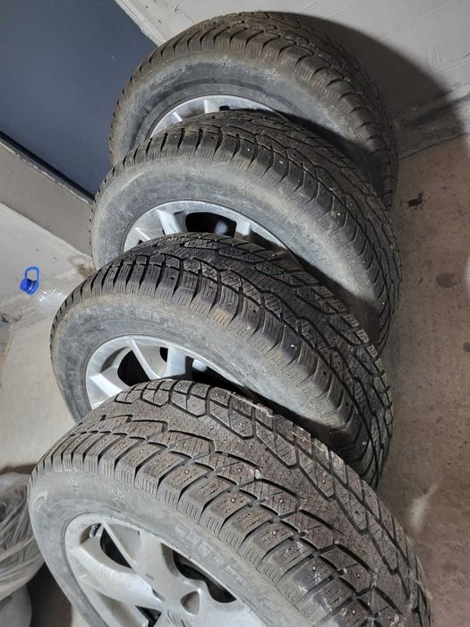 Зимние шины с дисками 225/60 R17