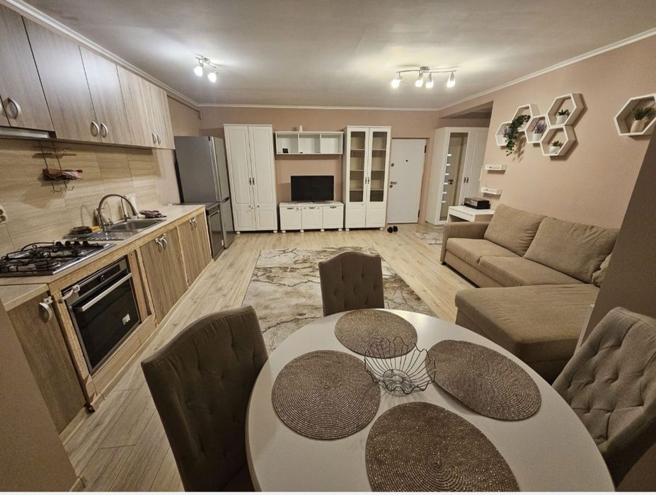 Inchiriez Apartament cu 2 camere in Floresti