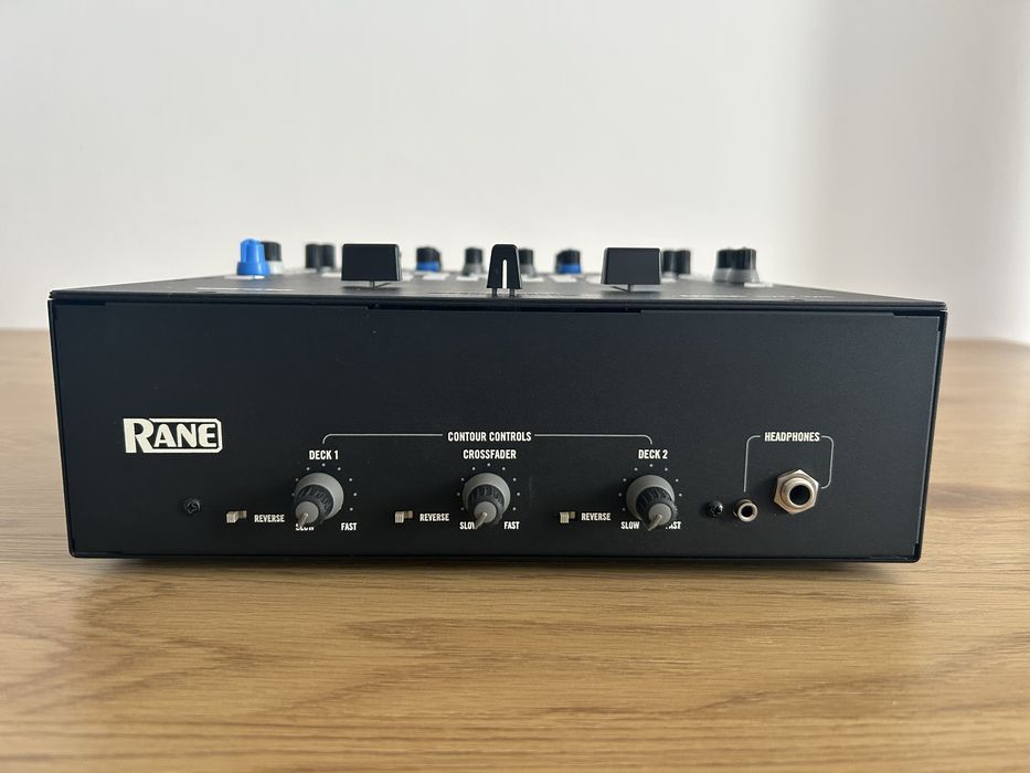 Vând mixer dj Rane 62 Sixty Two