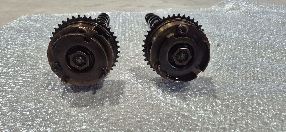 Разпределителни валове Astra J  1.4 turbo