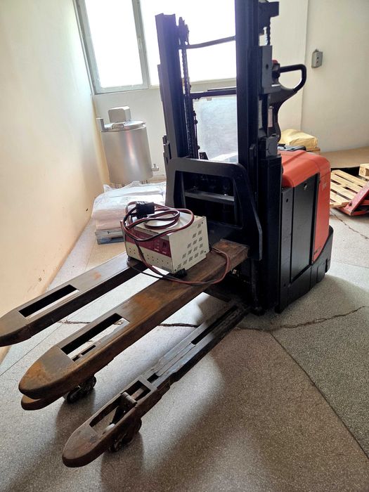 Стакер BT 2000kg 1.80м височина