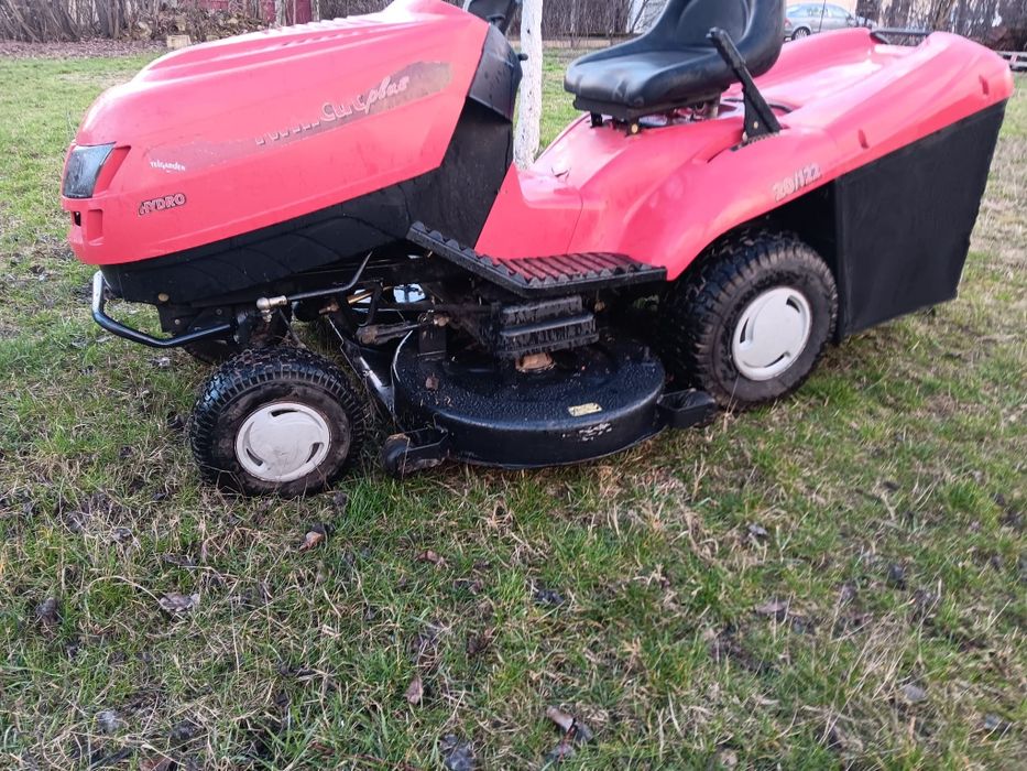 Tractoras 2 cilindri de tuns  iarba si gazon