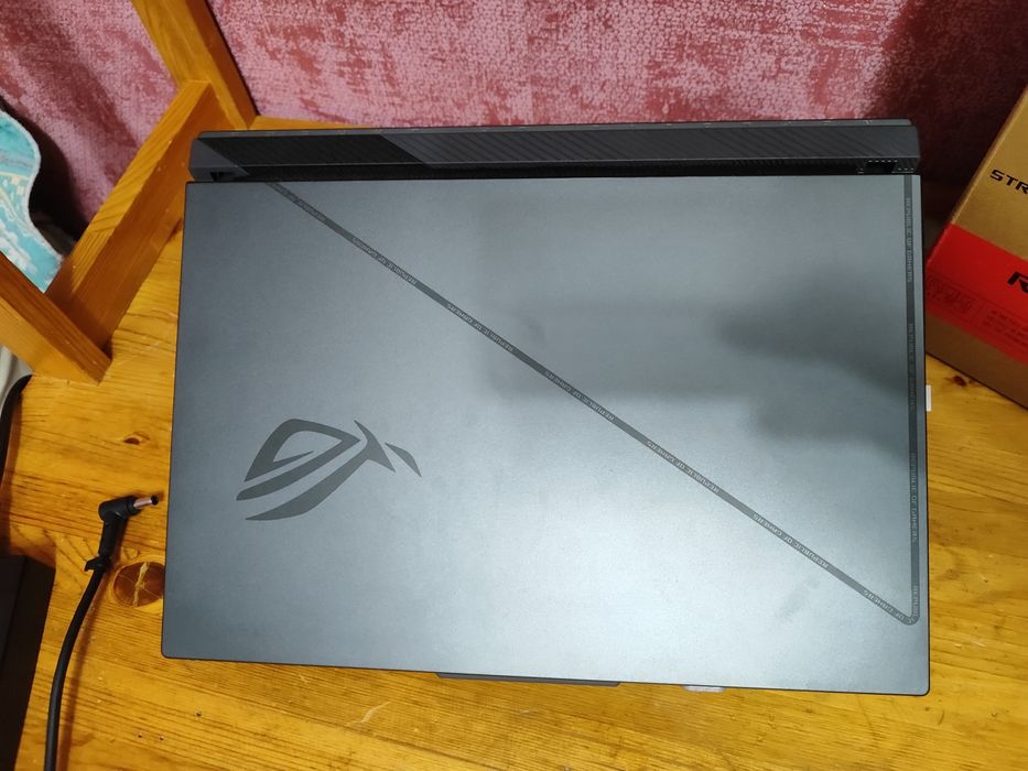 ASUS ROG Strix G16 / i7-13650HX / RTX 4060 / 16GB / 1TB / 240Hz