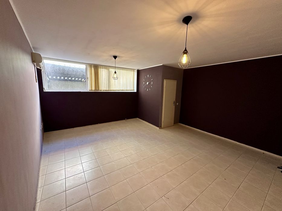 Продава се Офис в Казанлък - 38 кв.м за 1275 €/кв.м - Снимка #1