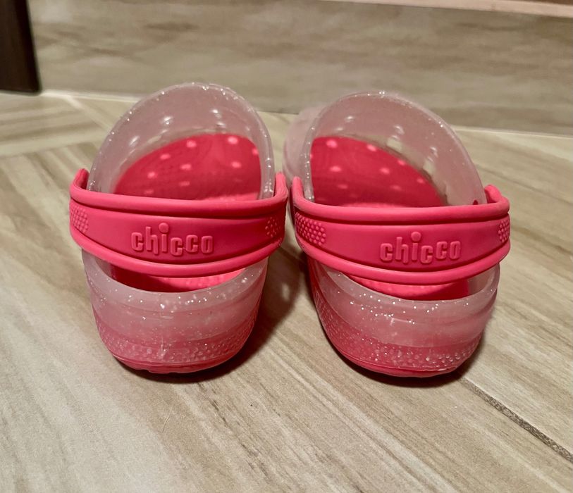 Нови детски сандали Chicco