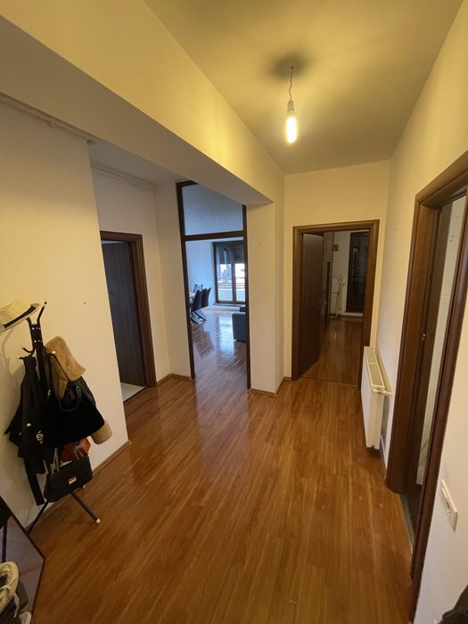 Inchiriez apartament 3 camere zona Bucurestii Noi centrala proprie