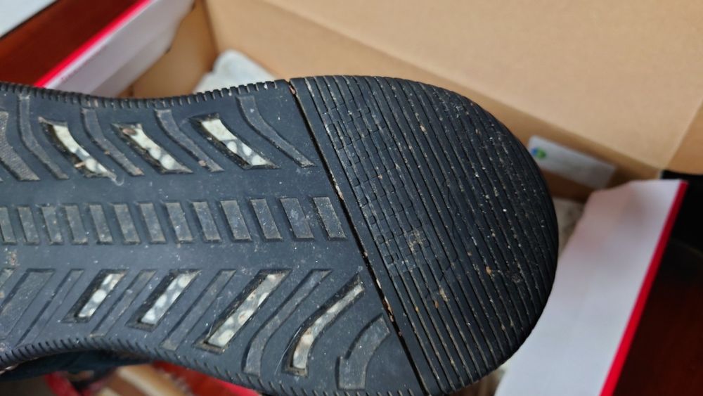 Маратонки Puma Ferrari.