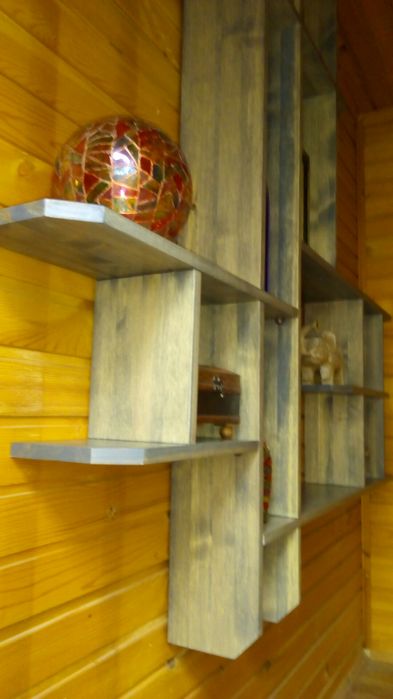 Полка из дерева.