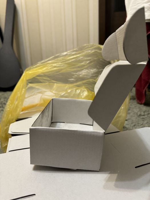 Коробка картонная 15х10х6см