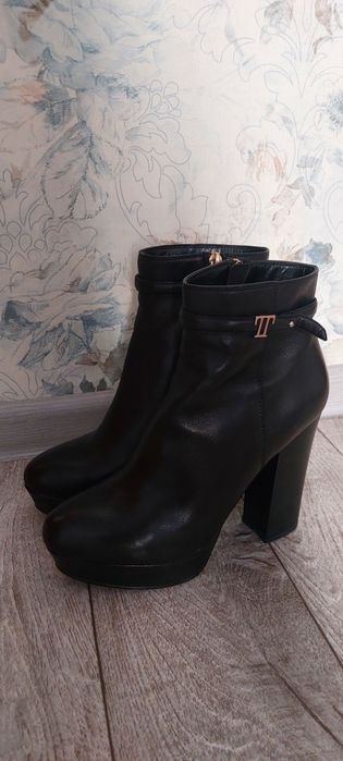 Продам женскую обувь