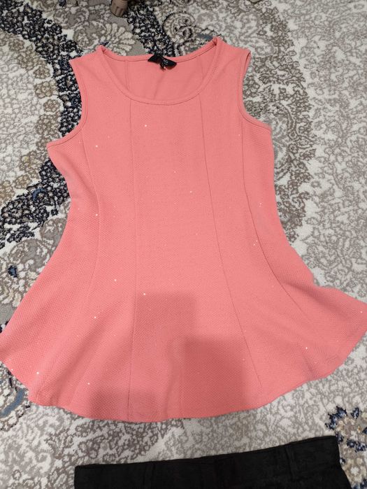 Продам комплектом женские вещи