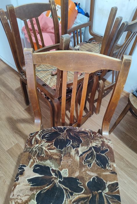 Продам стулья деревянные