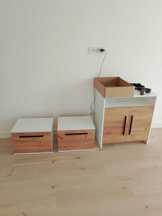 montare demontare manipulare mobilier toate genurile ikeea xxxl dedeman kika jisk mobilier showroom comode dulapuri paturi noptiere biblioteci scaune