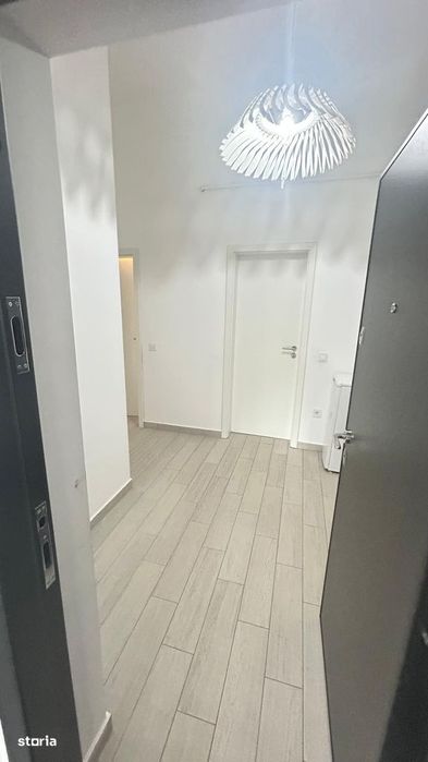 Garsonieră lângă mall Sanpetru, bucătărie separată, loc de parcare.