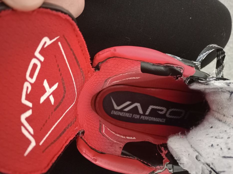 Коньки хоккейные