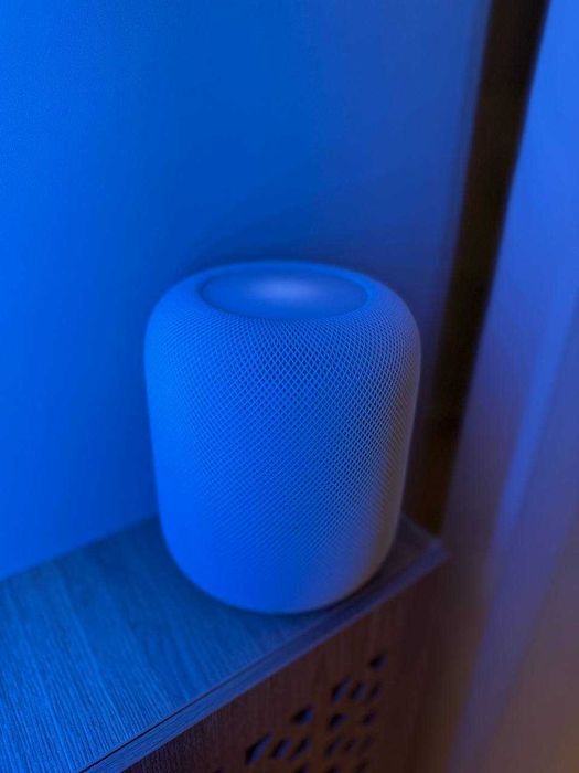 две Apple HomePods (белые)