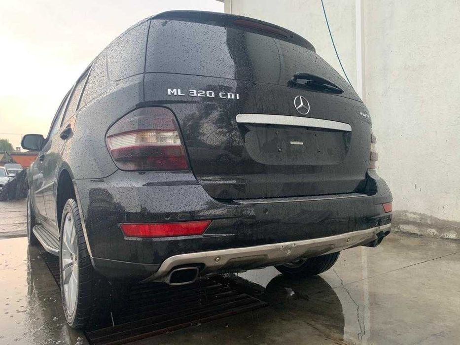 Dezmembrez mercedes ML w164 Face-lift--ml 350D/bara fata ml w164/far/