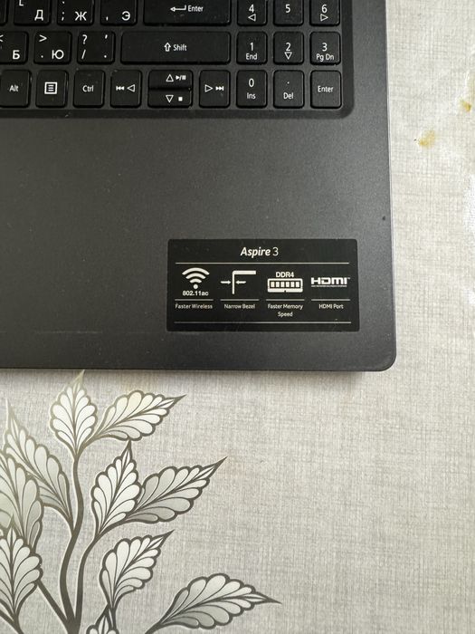 Продам Ноутбук Acer ,колонка в подарок