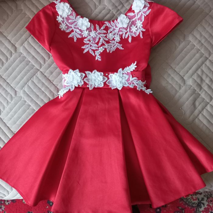 Продам нарядное детское платье