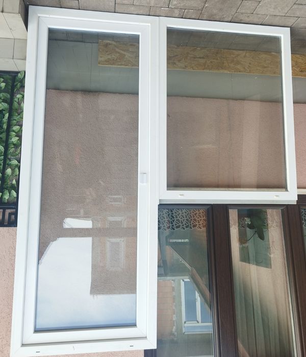 Vând ușa balcon cu geam fix termopan