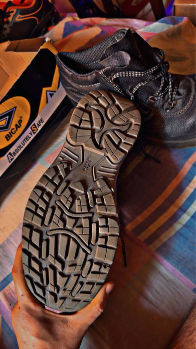 Bocanci protecție Bicap cu bombeu metalic, mărimea 41, rezistenți