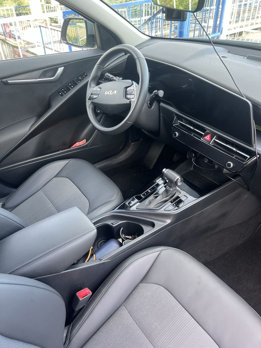 Vand Kia Niro PHEV 2024 nivel echipare Premium business