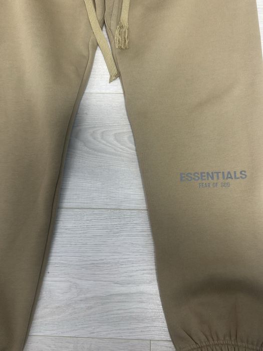 Pantaloni Essentials