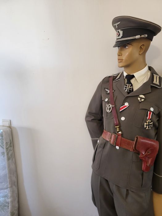 Продавам много запазен ваенен маникен