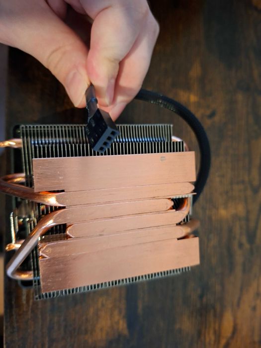 Охладител за процесор AMD Wraith Prism