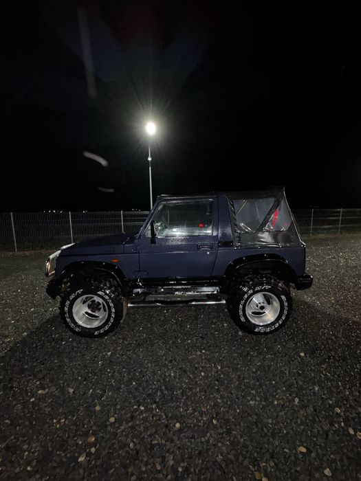 Vând Suzuki Samurai