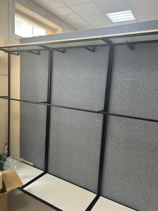 Продам стелажи и кресло