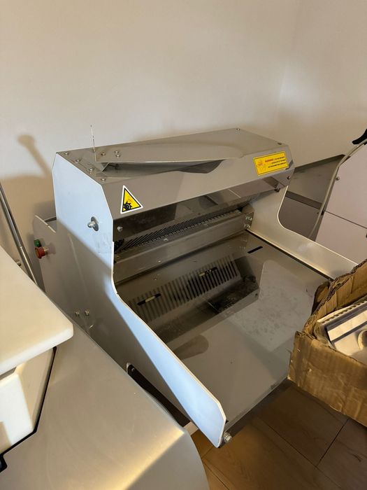 Cuptor electric profesional, malaxor, divizor echipamente horeca