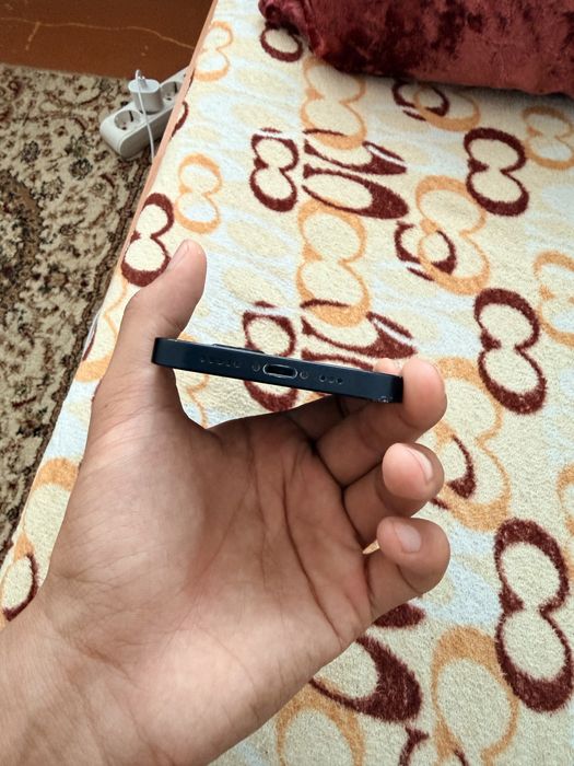 Iphone 13 Icloud ка тусып калган