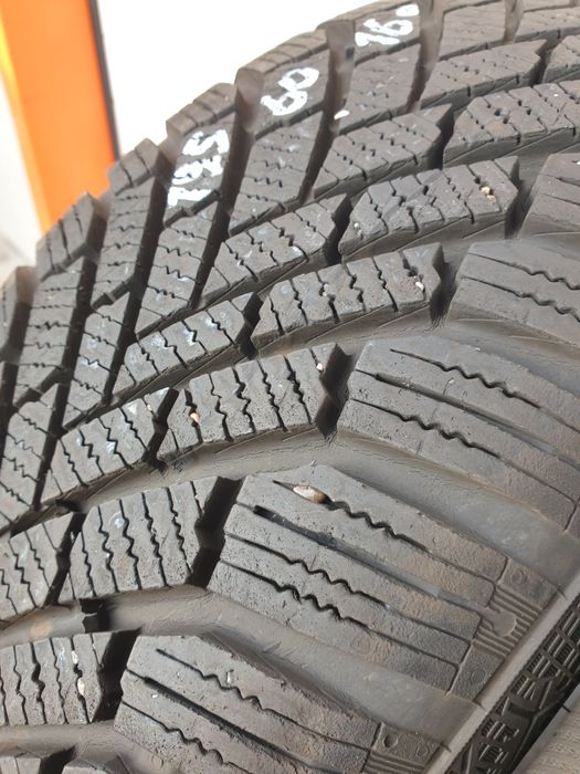 Зимни гуми 2 броя CONTINENTAL WinterContact TS860 195 60 R16 дот 4919
